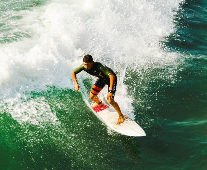 开云电竞中国-克莱6中0一分未得被下放替补，交易价值受质疑，克莱多少号